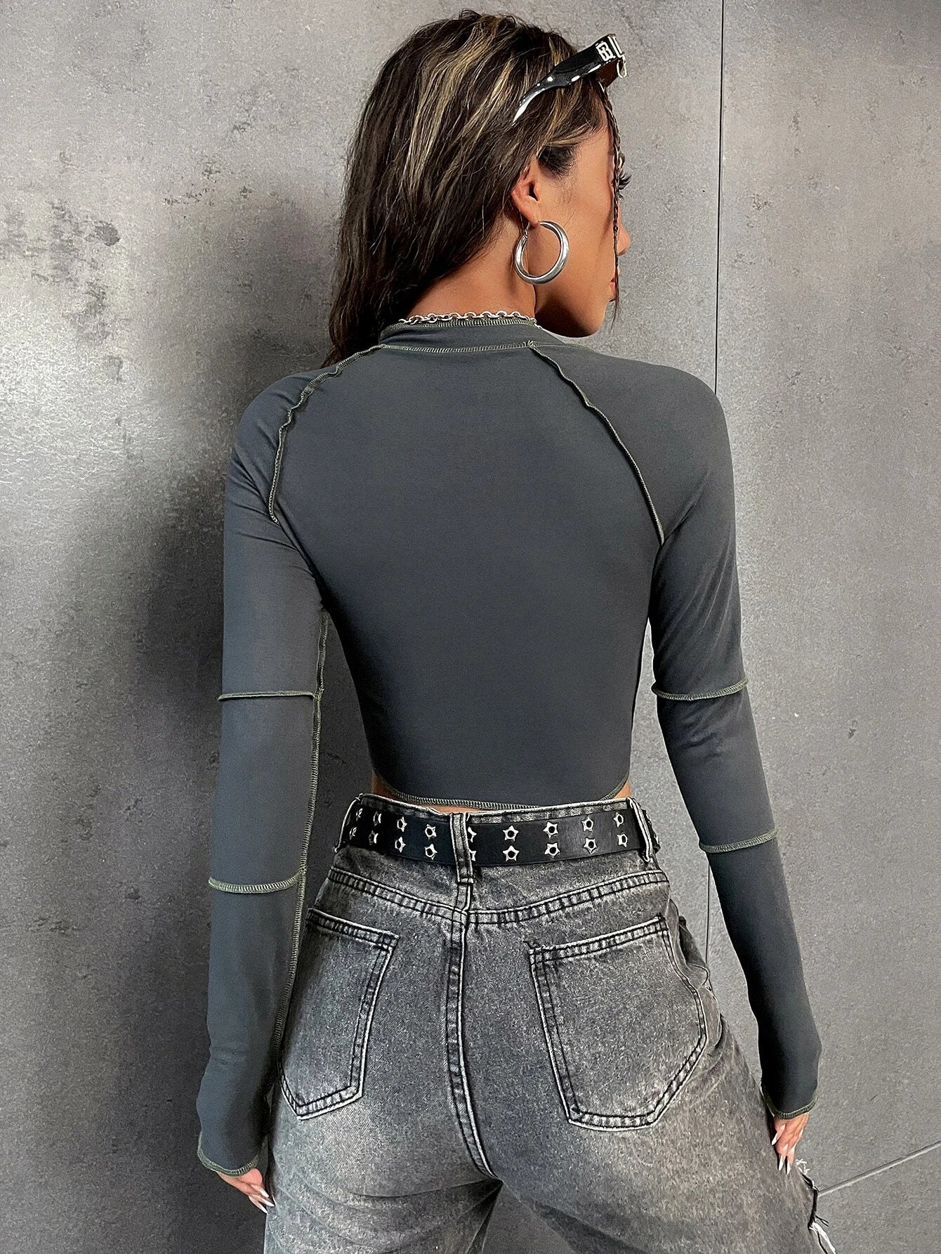 Women's Zipper Crop Tee with Raglan Sleeves - Ideal for Autumn Fashion