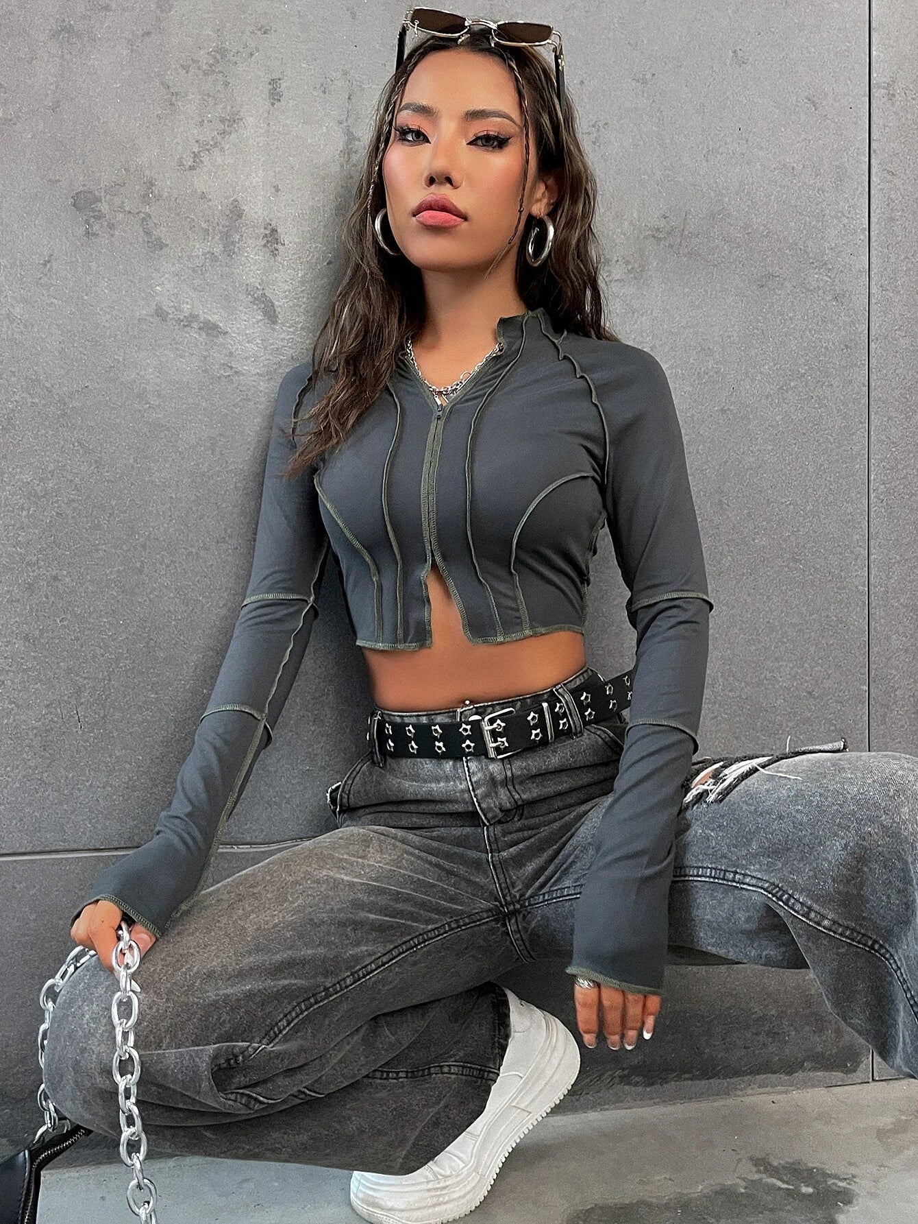 Women's Zipper Crop Tee with Raglan Sleeves - Ideal for Autumn Fashion